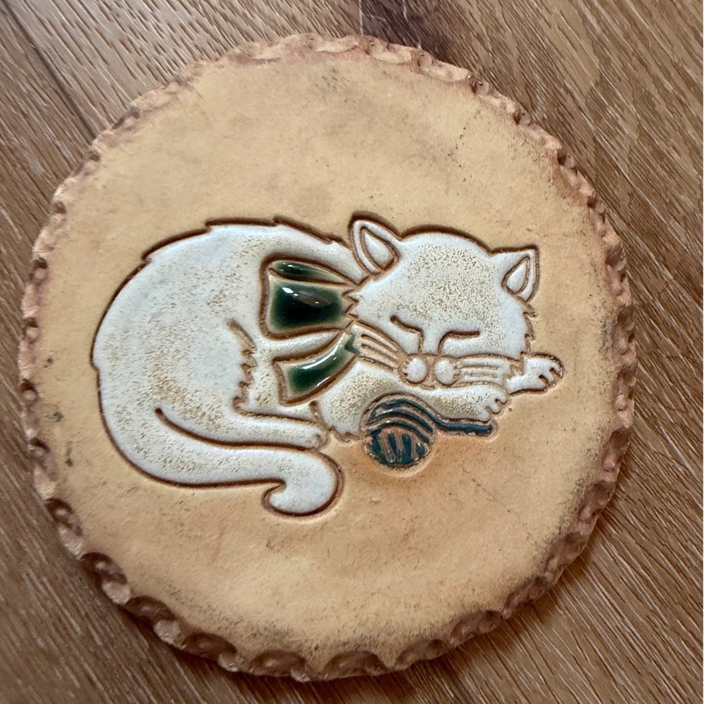 Vintage Nan Groves Pottery Sleeping Cat Bread Warmer Trivet Clay Tile Kitten